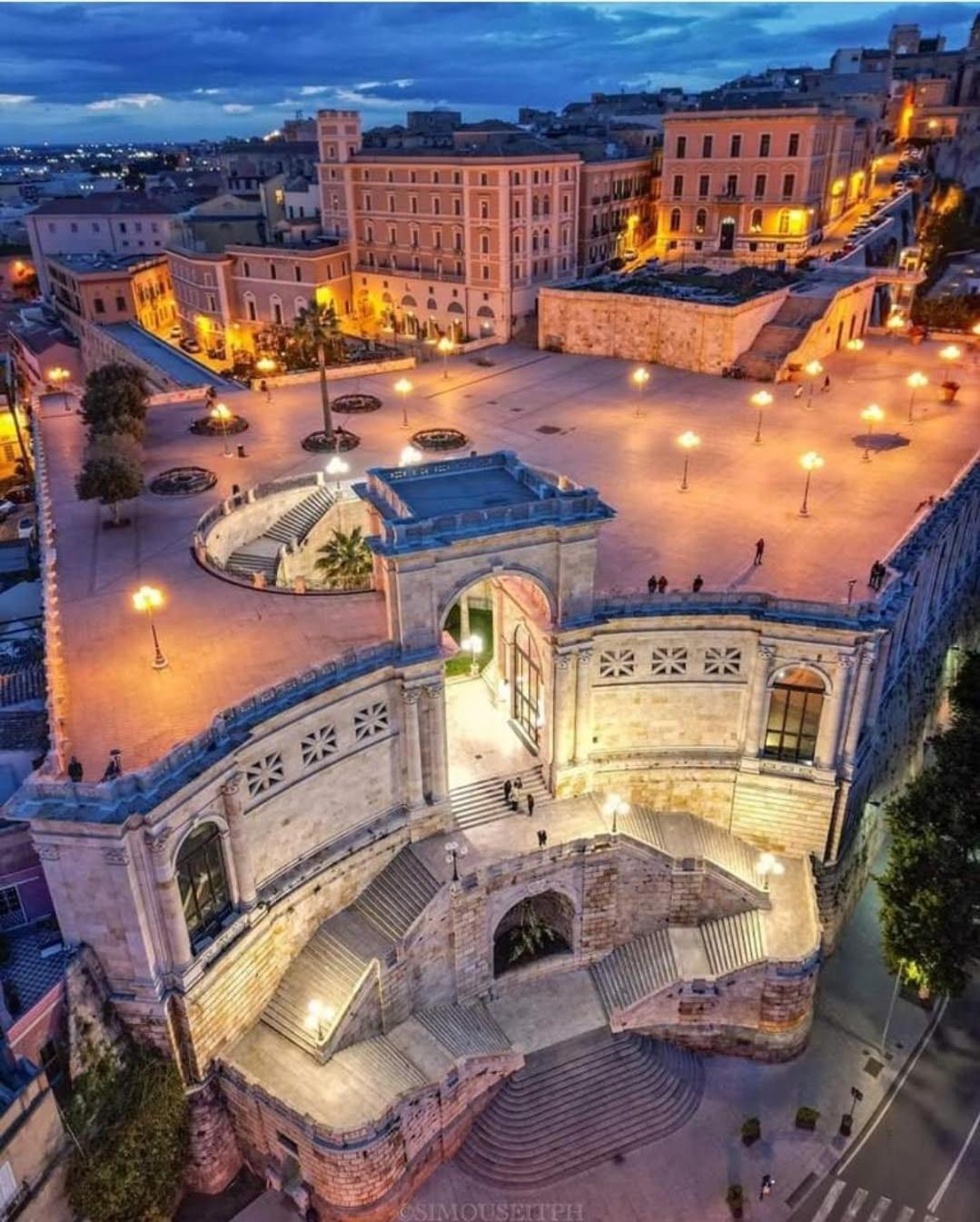 Stupenda Suite A Cagliari Piazza Galilei Exterior foto